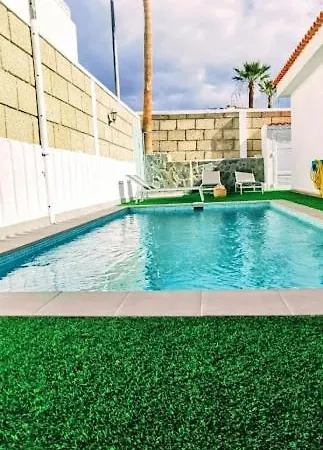 Rosa Vila *